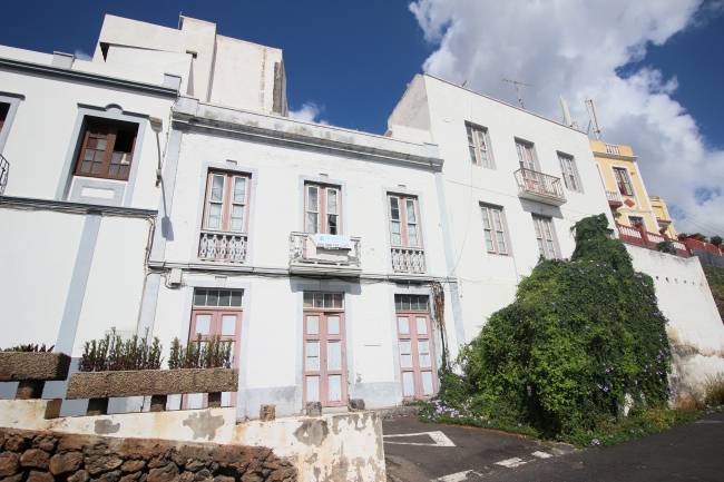 Two canarian houses to reform Santa Cruz de La Palma