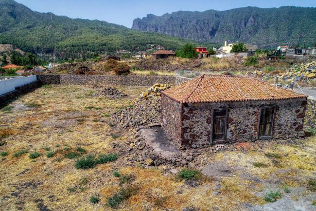 La Palma Grundstück mit abgeschlossenen Projekt für 5 touristische Häuser